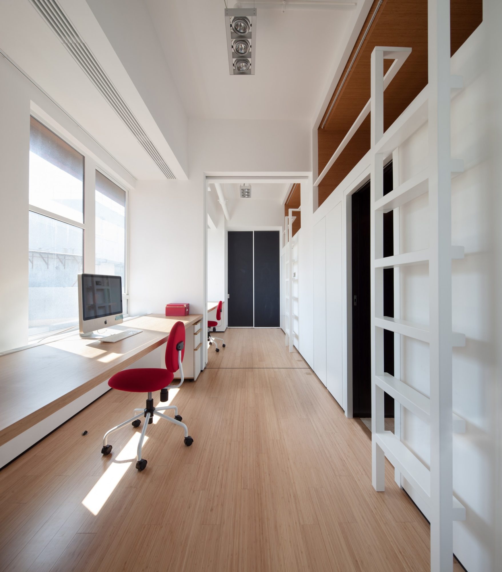 Modern WING Loft In Chai Wan, Hong Kong modern wing loft in chai wan hong kong 11d2543