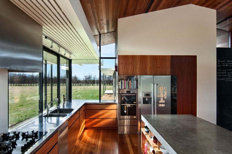 Rustic Wairau Valley House by Parsonson Architects rustic wairau valley house by parsonson architects 575096d
