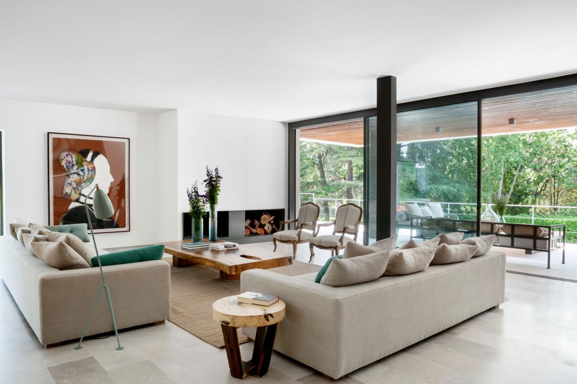 Spacious And Modern La Moraleja House In Madrid, Spain spacious and modern la moraleja house in madrid spain 9485d23