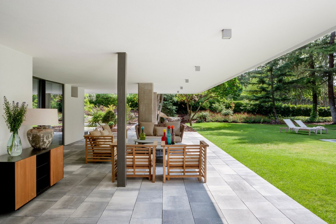 Spacious And Modern La Moraleja House In Madrid, Spain spacious and modern la moraleja house in madrid spain eeff96c
