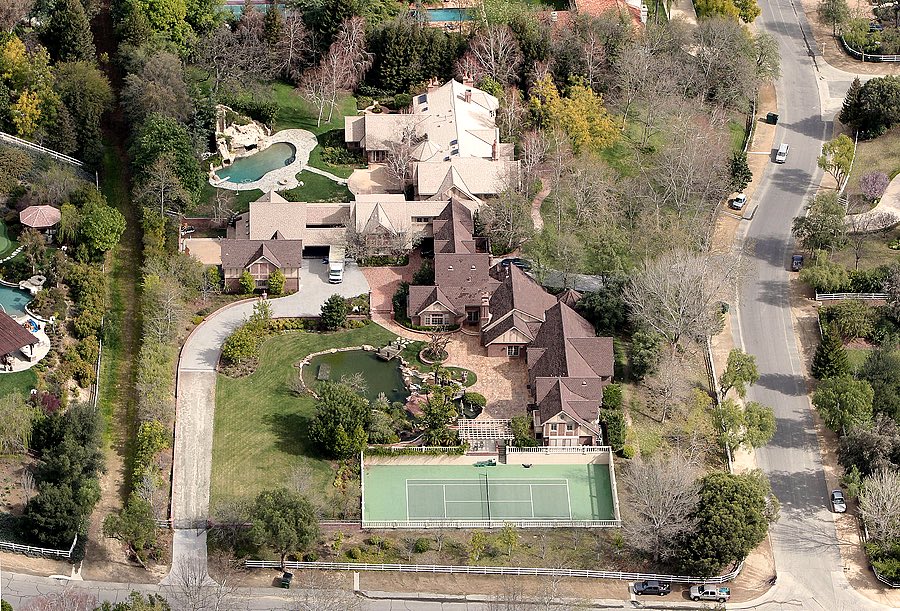 Superb Estate In Hidden Hills Meets The Wrecking Ball superb estate in hidden hills meets the wrecking ball 215c83a