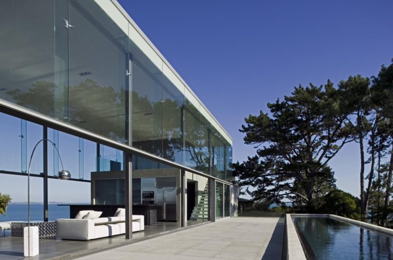 The irresistible Cliff House in Auckland, New Zealand by Fearon Hay Architects the irresistible cliff house in auckland new zealand by fearon hay architects 40eba59