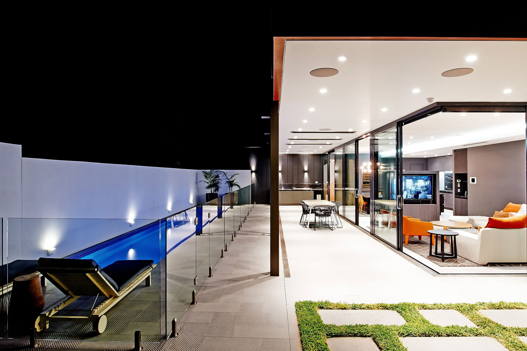 Beaumaris White House In Beaumaris, Australia beaumaris white house in beaumaris australia 4ec5348
