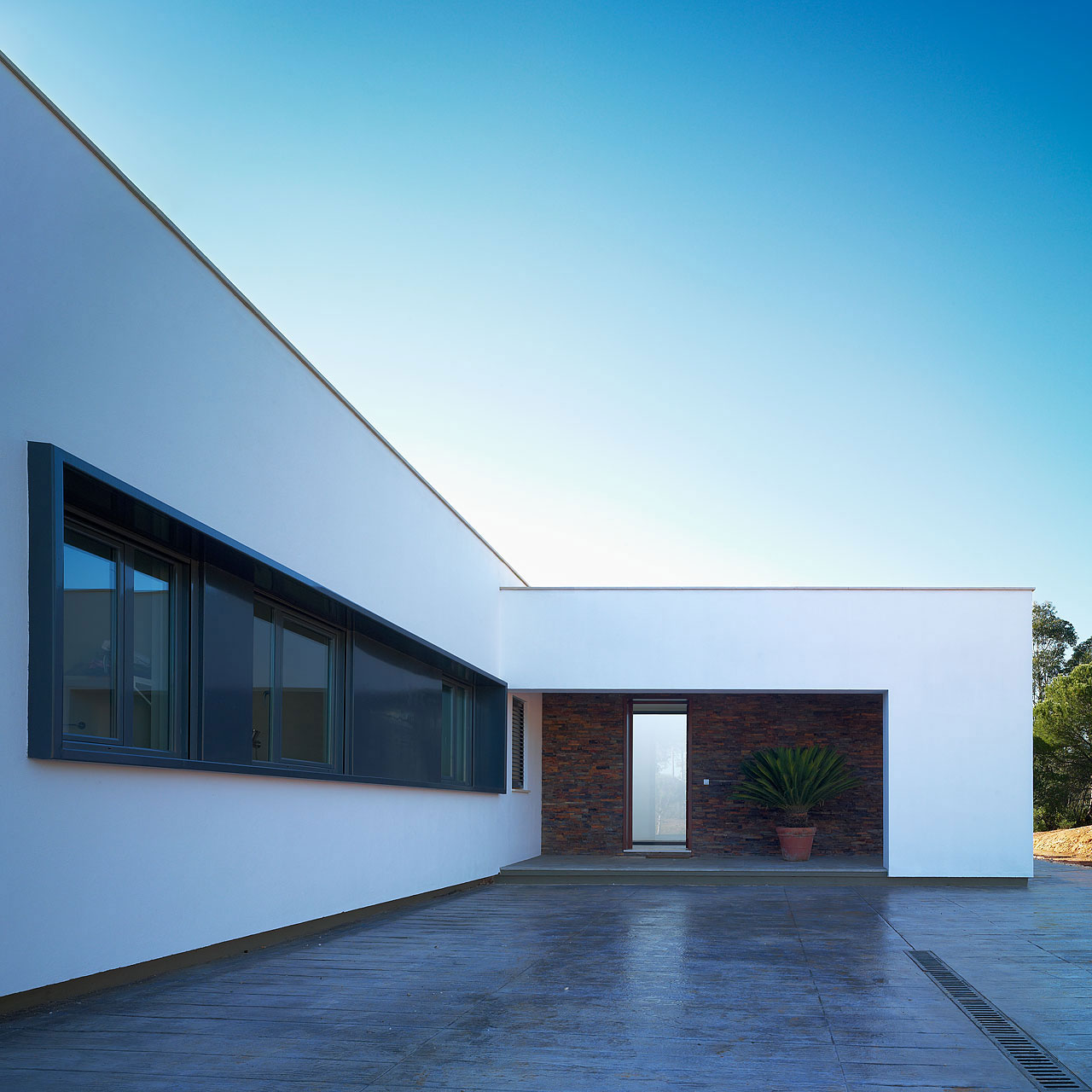 Classic Vivienda de Invierno entre los Pinos by José Manuel Peinado classic vivienda de invierno entre los pinos by jos manuel peinado 86baae5