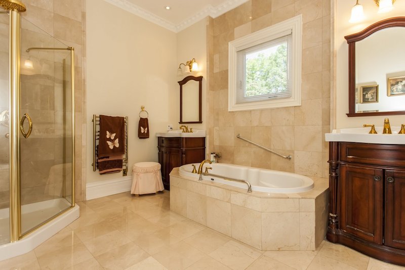 Classy And Luxurious Gated Mississauga Palace In Ontario classy and luxurious gated mississauga palace in ontario baa1e7a