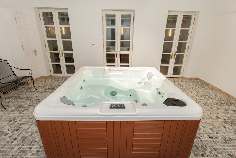 Classy And Luxurious Gated Mississauga Palace In Ontario classy and luxurious gated mississauga palace in ontario c781683