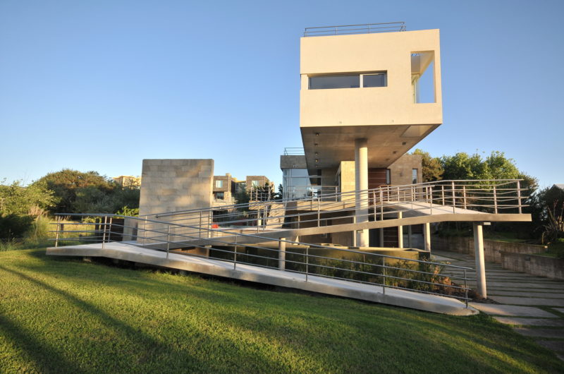 Complex Wanka House by Galera Estudio complex wanka house by galera estudio 6d2e422