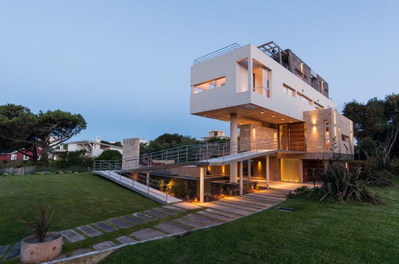 Complex Wanka House by Galera Estudio complex wanka house by galera estudio d2b3782