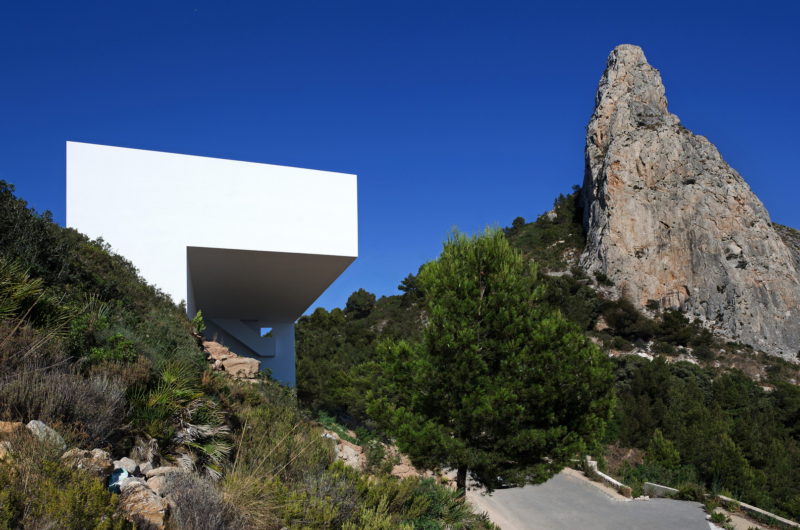 Contemporary House on the Cliff by Fran Silvestre Arquitectos contemporary house on the cliff by fran silvestre arquitectos 4242c91