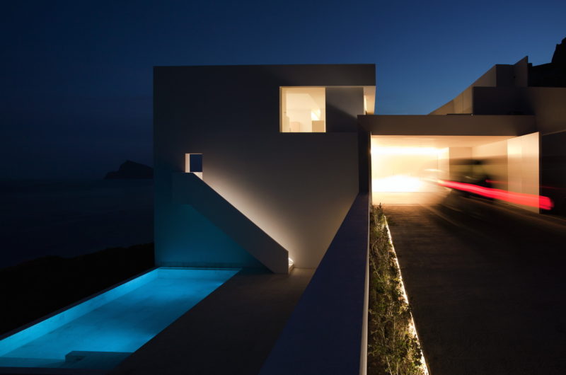 Contemporary House on the Cliff by Fran Silvestre Arquitectos contemporary house on the cliff by fran silvestre arquitectos 46af0c1
