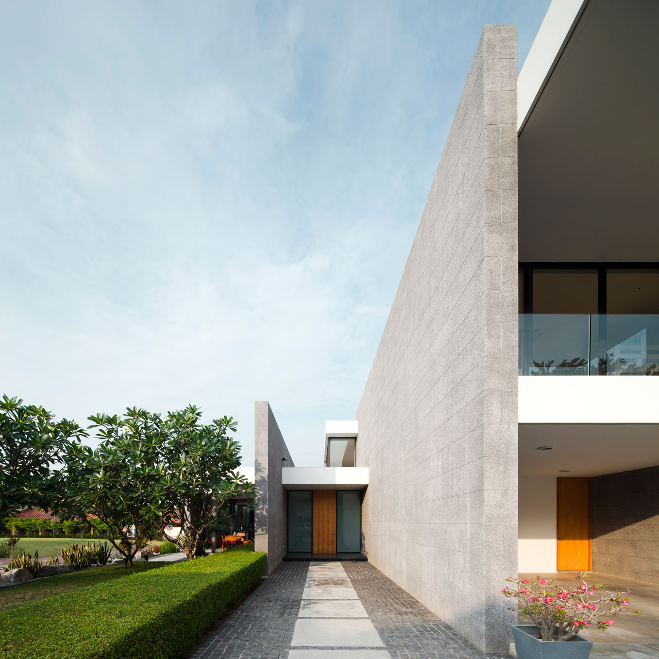 Contemporary Residence Banglamung By DBALP contemporary residence banglamung by dbalp 5f38615