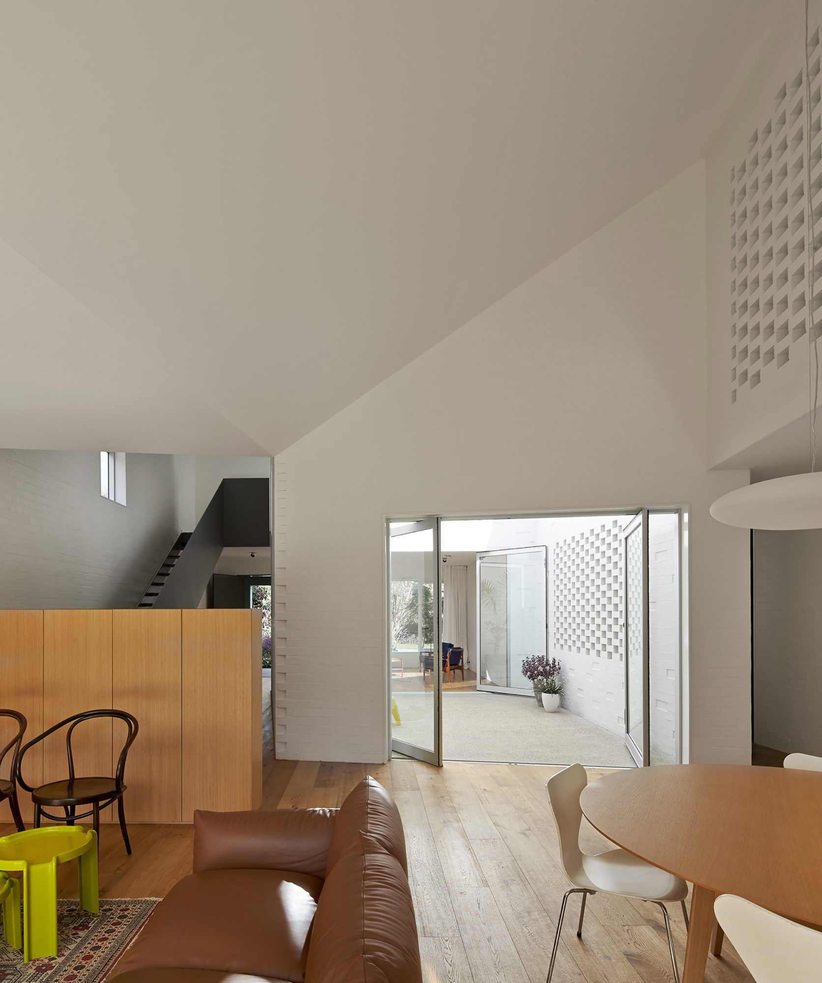Cozy And Modern Residence In Riverview, Australia cozy and modern residence in riverview australia ea36a53
