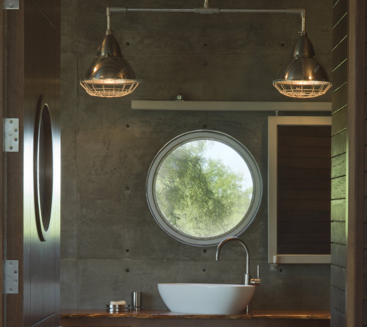Cozy Locomotive Ranch Trailer by Andrew Hinman Architecture cozy locomotive ranch trailer by andrew hinman architecture 5d6e808