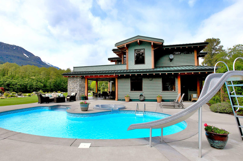 Grand Garibaldi Heights Estate in Canada grand garibaldi heights estate in canada e1db209