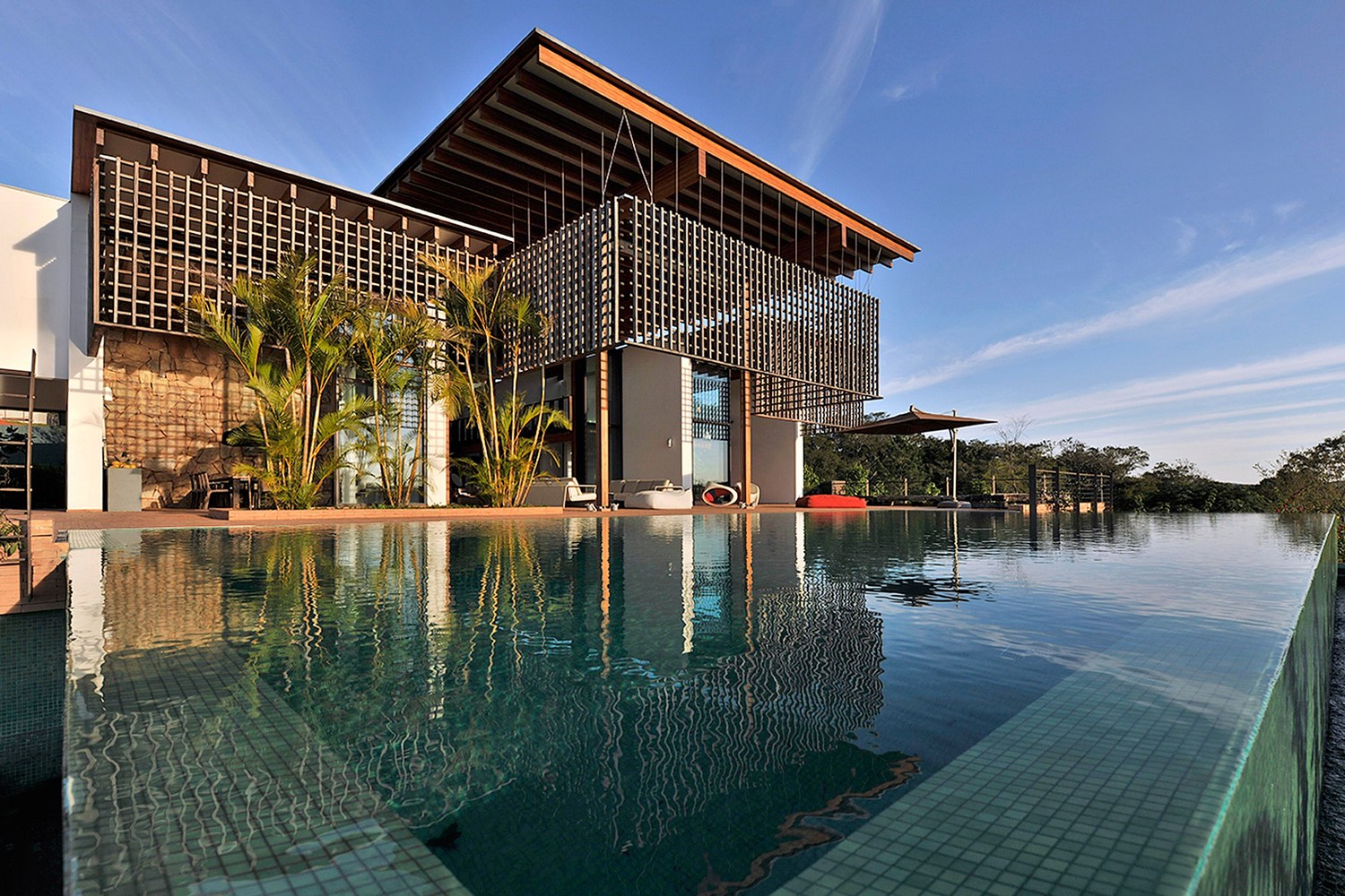 House in Quinta da Baroneza By Candida Tabet Arquitetura house in quinta da baroneza by candida tabet arquitetura f6e352d