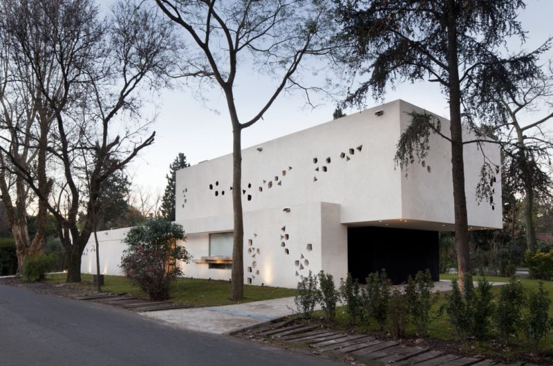 Impeccable BLLTT House by Enrique Barberis impeccable blltt house by enrique barberis 06f3fab