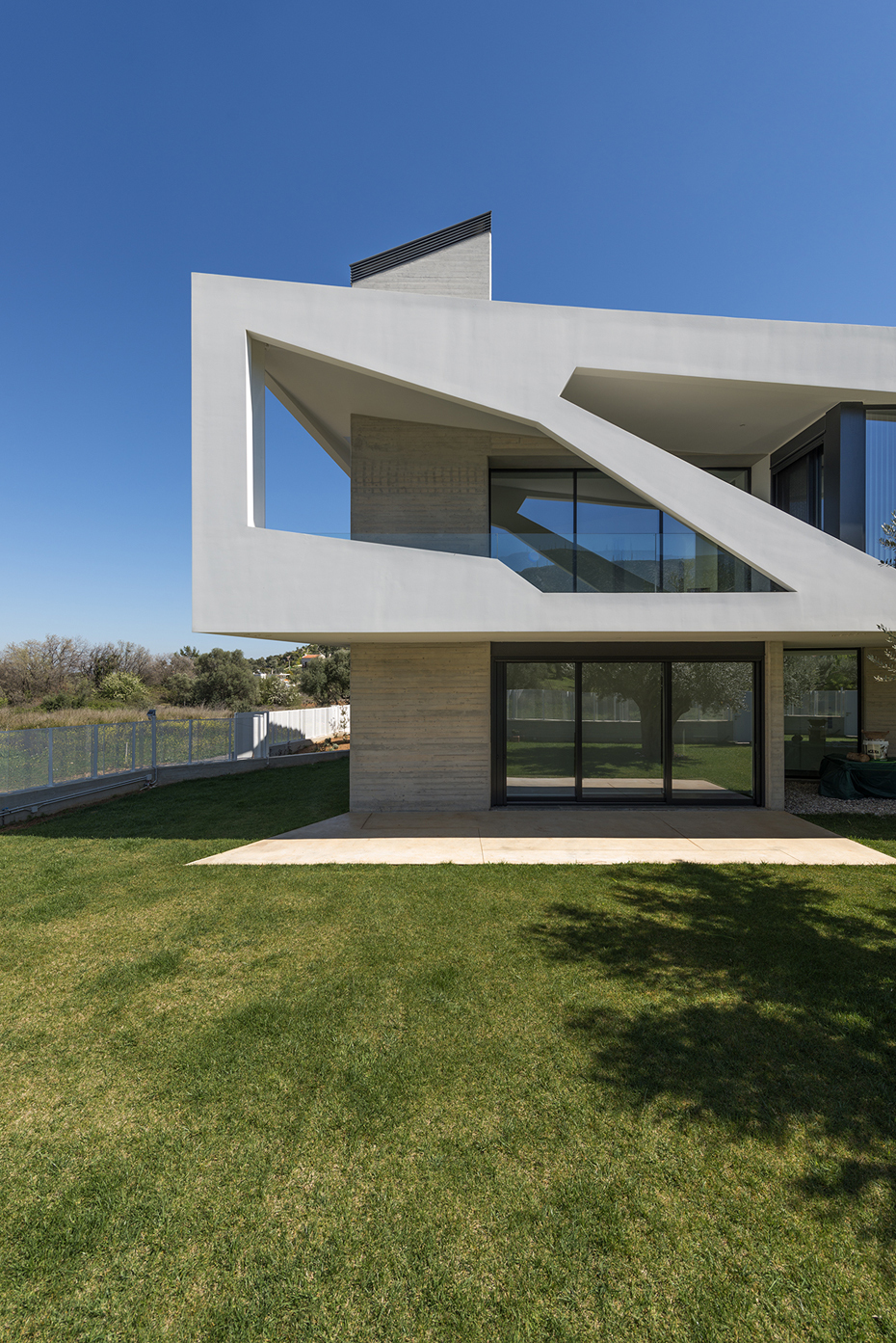 Impressive Paradox House In Athens, Greece impressive paradox house in athens greece ed0b926