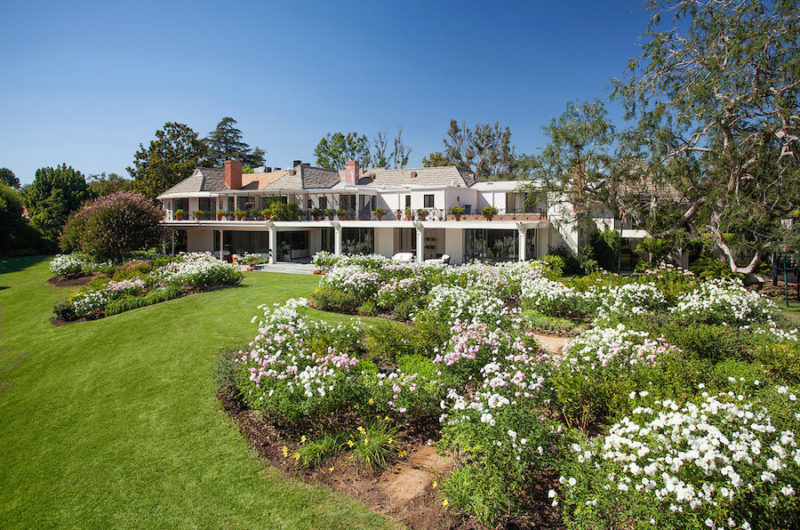Inspiring Compound In Toluca Lake, California inspiring compound in toluca lake california 637d15f