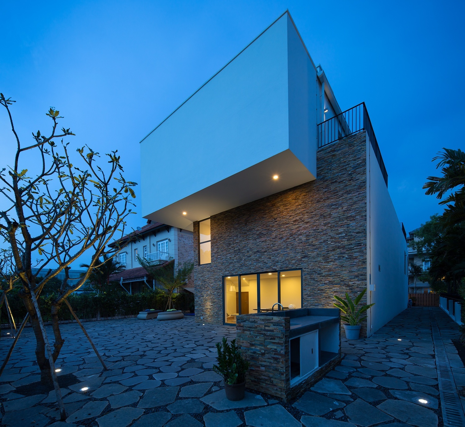 Lovely Fuschia Villa in Thao Dien, Vietnam lovely fuschia villa in thao dien vietnam 1f48c83