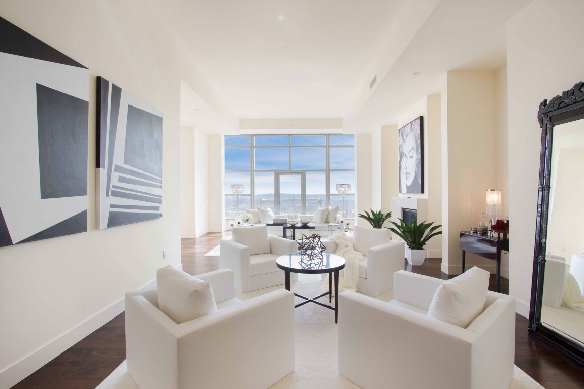 Luxurious Penthouse In The Carlyle Residences luxurious penthouse in the carlyle residences 2930728