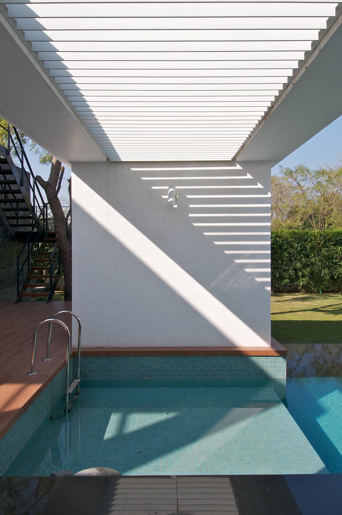Minimalist Dinesh Mill Bungalow by Atelier dnD minimalist dinesh mill bungalow by atelier dnd b219bfa