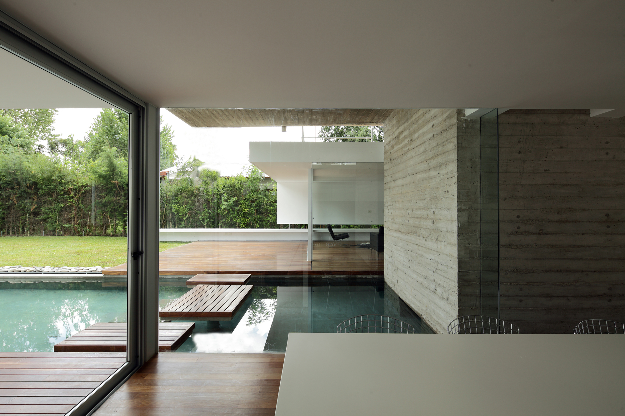 Modern Bunker House by Estudio Botteri-Connell modern bunker house by estudio botteri connell 2345b18