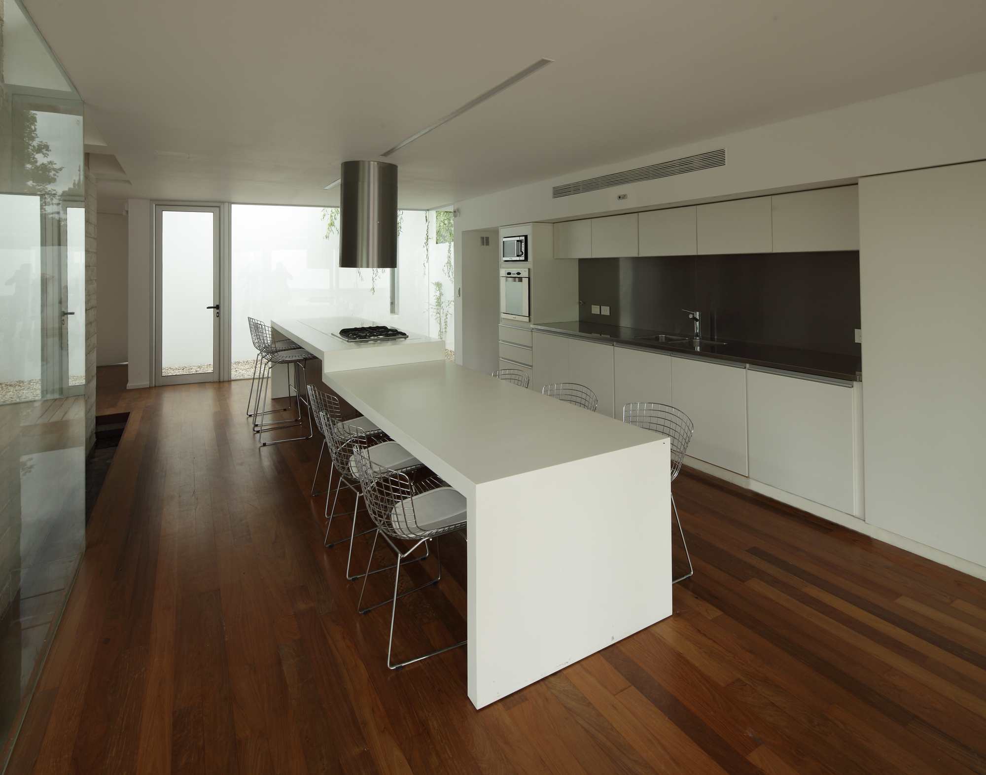 Modern Bunker House by Estudio Botteri-Connell modern bunker house by estudio botteri connell f44ca8e