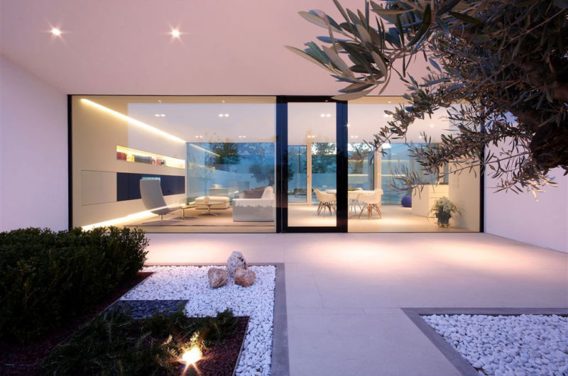 Modern Jesolo Lido Pool Villa Designed by JM Architecture modern jesolo lido pool villa designed by jm architecture 0ae79f9