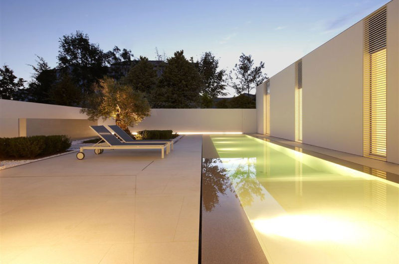 Modern Jesolo Lido Pool Villa Designed by JM Architecture modern jesolo lido pool villa designed by jm architecture 1e8e7bf