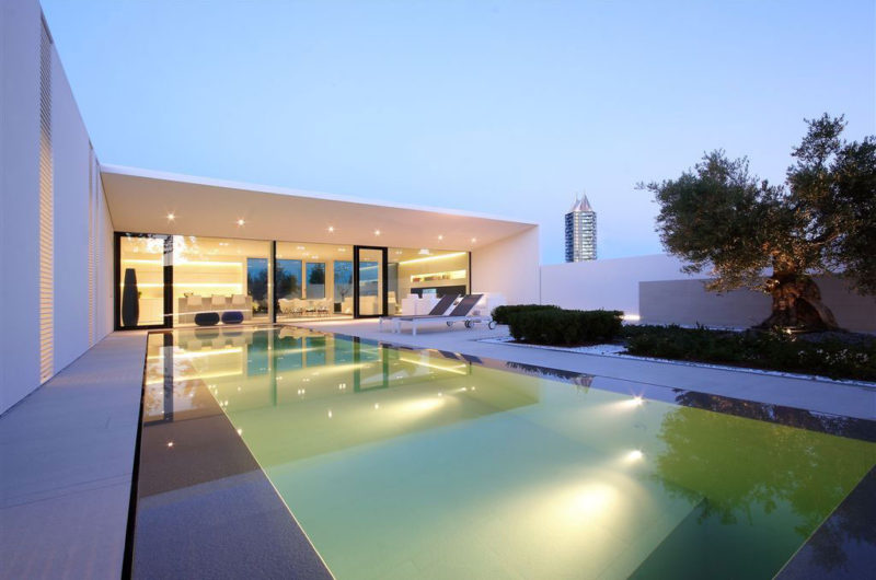Modern Jesolo Lido Pool Villa Designed by JM Architecture modern jesolo lido pool villa designed by jm architecture 37a39c6