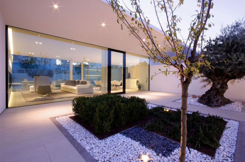 Modern Jesolo Lido Pool Villa Designed by JM Architecture modern jesolo lido pool villa designed by jm architecture 6f6f691