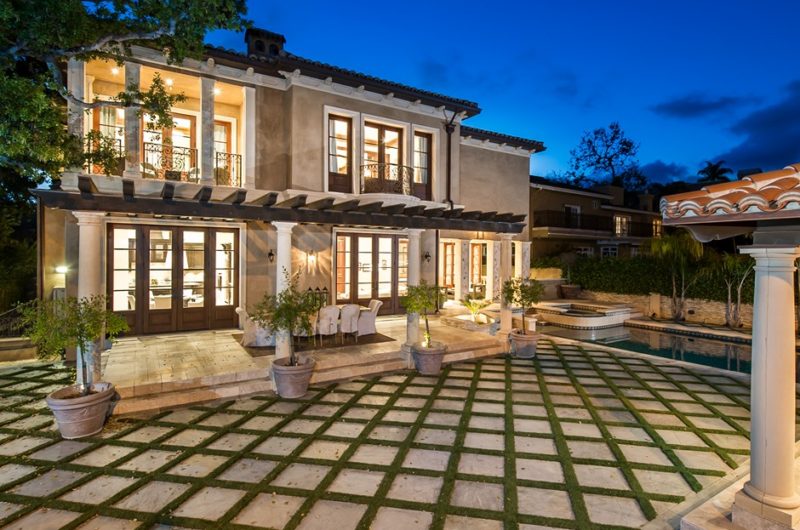 Modern Mediterranean Home In Beverly Hills modern mediterranean home in beverly hills 6a9a89a