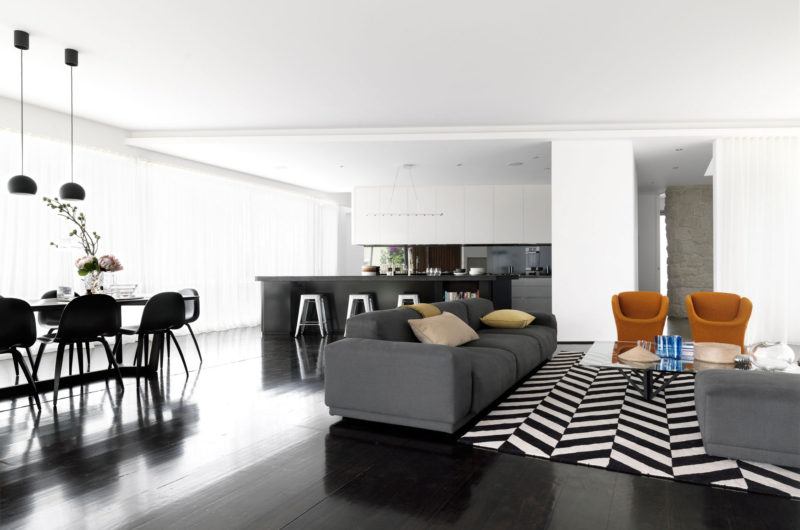 Oceanfront Balcony Over Bronte by Luigi Rosselli Architects oceanfront balcony over bronte by luigi rosselli architects 8a84fa7
