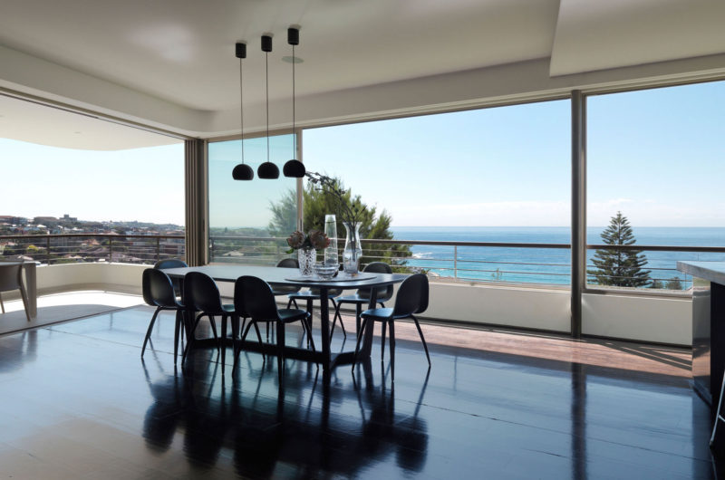 Oceanfront Balcony Over Bronte by Luigi Rosselli Architects oceanfront balcony over bronte by luigi rosselli architects d01a5ce