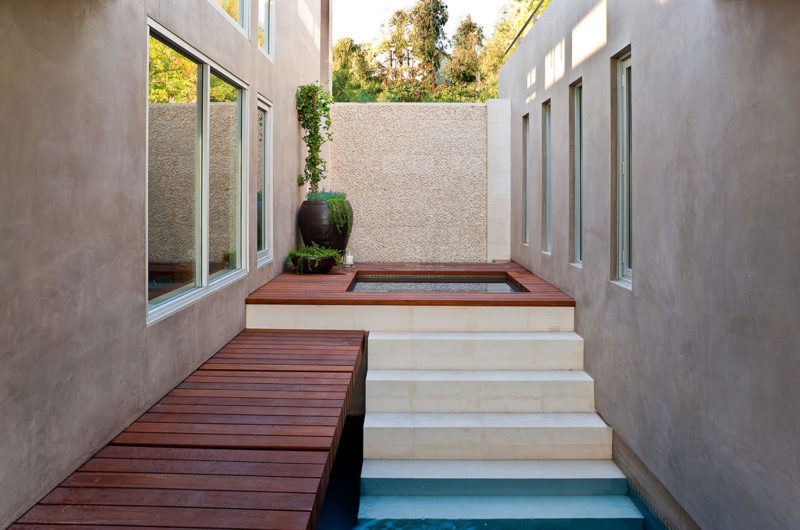 Panoramic Blue Jay Way Residence by McClean Design panoramic blue jay way residence by mcclean design dc075d9