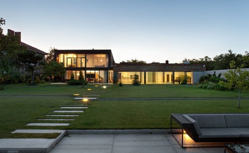 Perfect Water Patio House by Drozdov & Partners perfect water patio house by drozdov partners 1c2cb21