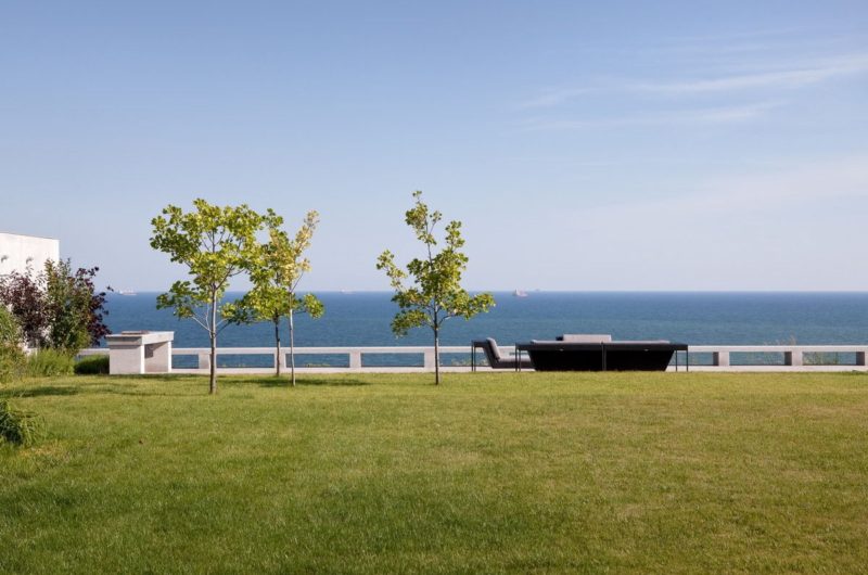 Perfect Water Patio House by Drozdov & Partners perfect water patio house by drozdov partners b64a185