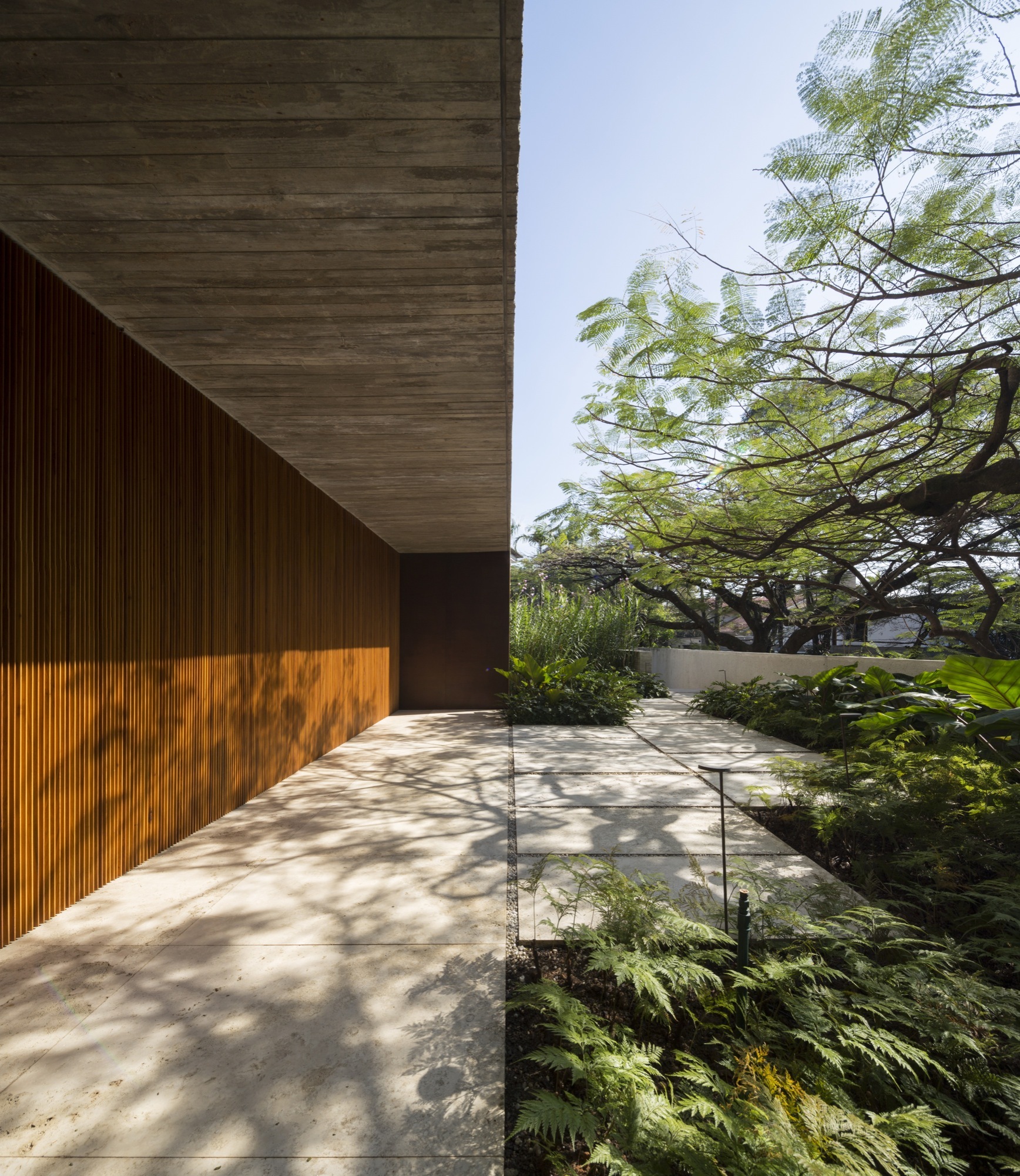 Phenomenal Ipes House In São Paulo, Brazil phenomenal ipes house in so paulo brazil 2600a3b