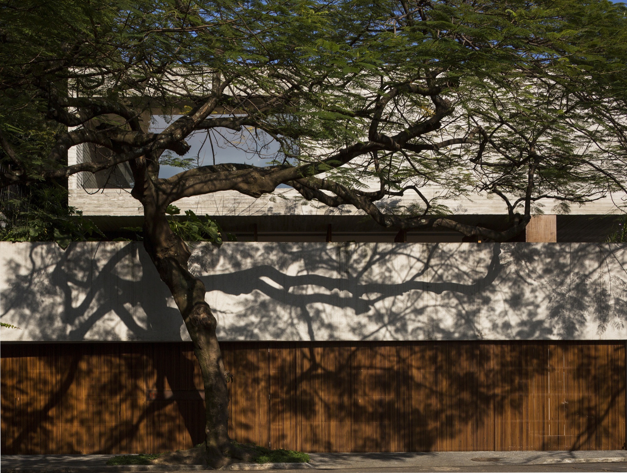 Phenomenal Ipes House In São Paulo, Brazil phenomenal ipes house in so paulo brazil 56a341a