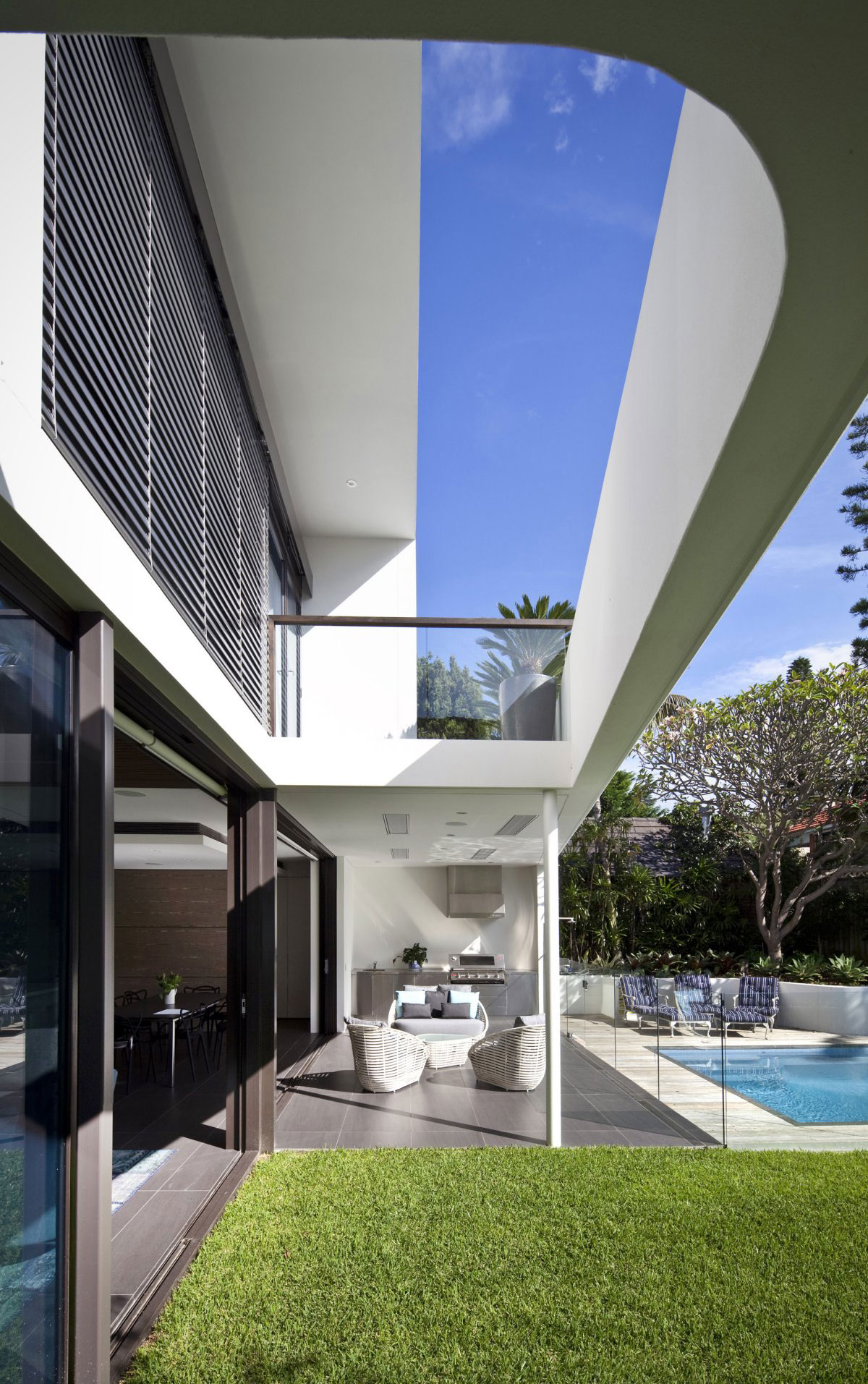 Shielding Z House by Bruce Stafford Architects shielding z house by bruce stafford architects 0a11169