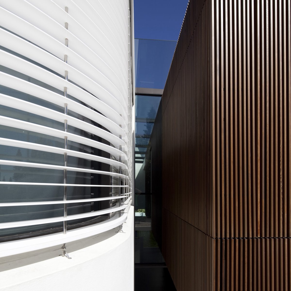 Shielding Z House by Bruce Stafford Architects shielding z house by bruce stafford architects 10ab7d2