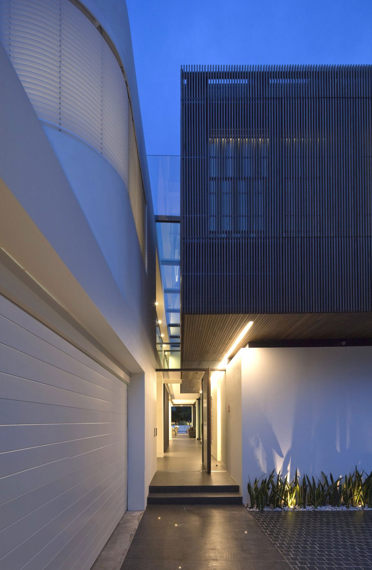 Shielding Z House by Bruce Stafford Architects shielding z house by bruce stafford architects 302d482