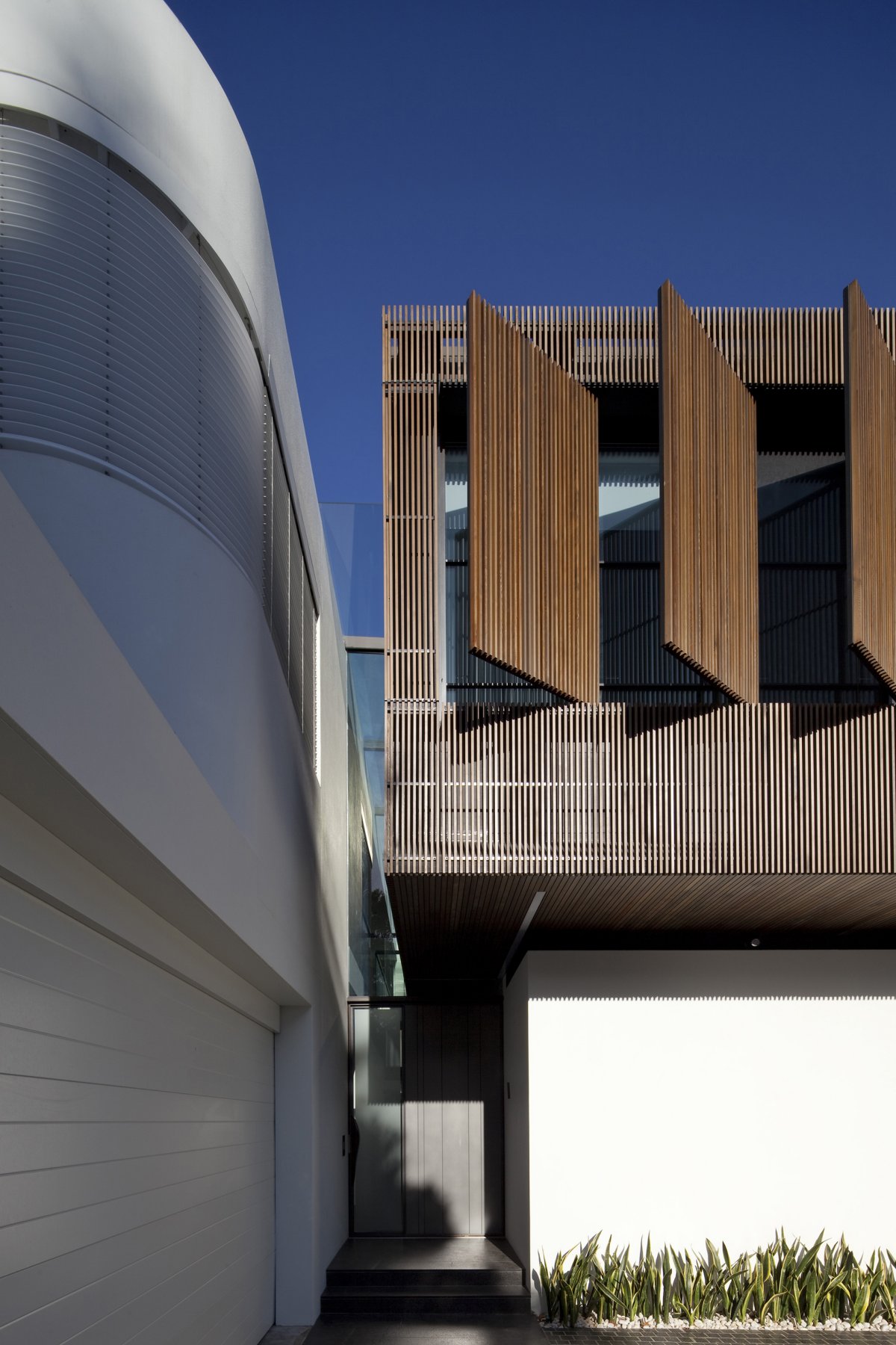 Shielding Z House by Bruce Stafford Architects shielding z house by bruce stafford architects 4cb9ba7