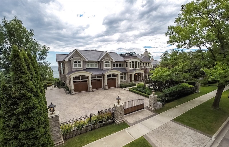 Stunning Lakefront Home In Mississauga, Ontario, Canada stunning lakefront home in mississauga ontario canada 06f2b85