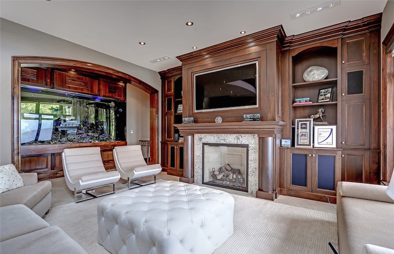 Stunning Lakefront Home In Mississauga, Ontario, Canada stunning lakefront home in mississauga ontario canada 1ed40ab