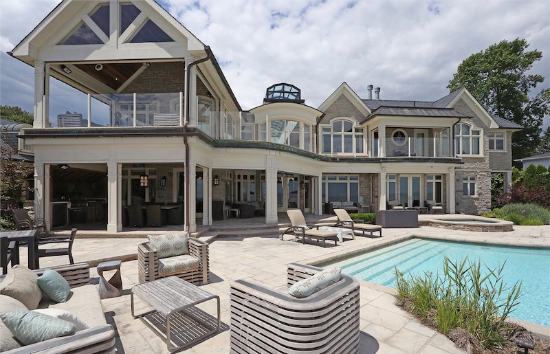 Stunning Lakefront Home In Mississauga, Ontario, Canada stunning lakefront home in mississauga ontario canada ad5b259