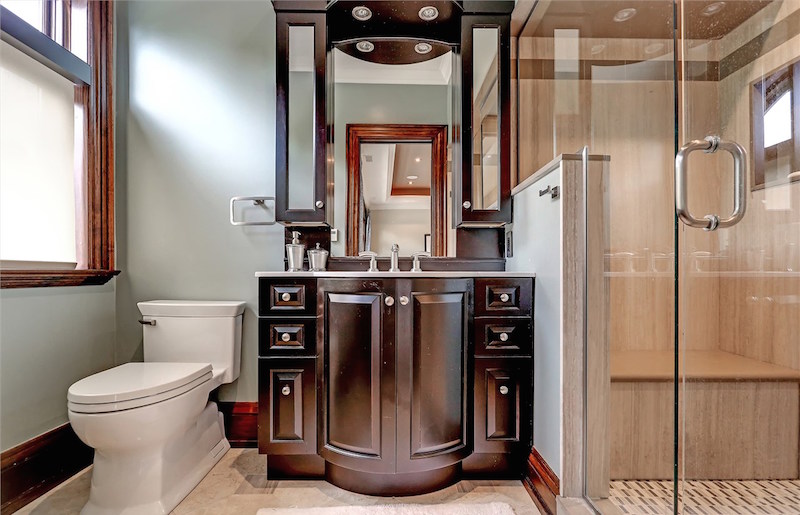Stunning Lakefront Home In Mississauga, Ontario, Canada stunning lakefront home in mississauga ontario canada eec5e54