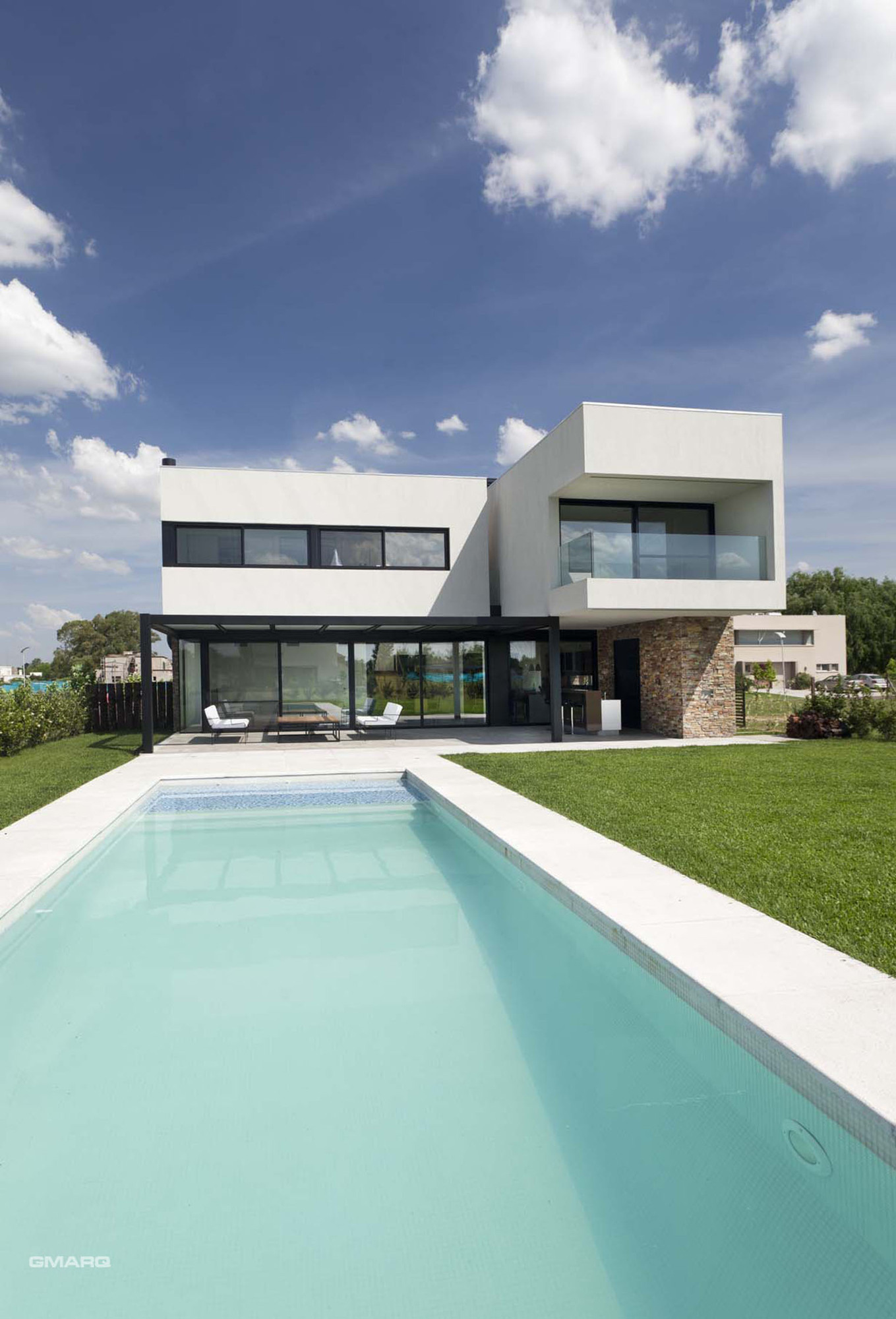 The A House by Estudio GMARQ the a house by estudio gmarq 57c8041