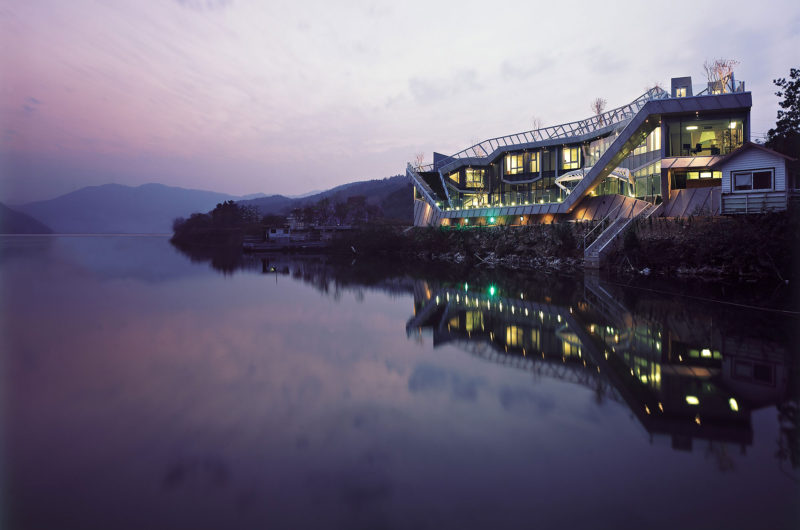 The Stunning Island House by Iroje KHM Architects the stunning island house by iroje khm architects 5f1174c