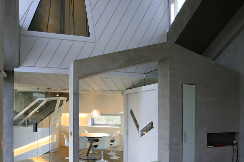 The Stunning Island House by Iroje KHM Architects the stunning island house by iroje khm architects 9e43cd5